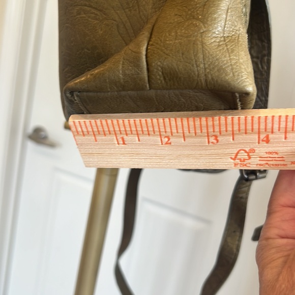 American Leather Co. Tooled botanical neutral Olive green brown zipper H… - Picture 9 of 11